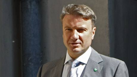 Někdejší ministr hospodářského rozvoje a současný bankéř German Gref odchází od moskevského soudu (21. června 2010) Někdejší ministr hospodářského rozvoje a současný bankéř German Gref odchází od moskevského soudu (21. června 2010)