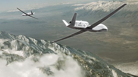 Bezpilotní letouny Global Hawk systému AGS