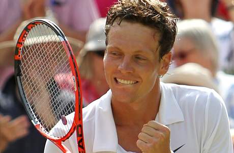 Tomá Berdych slaví postup do semifinále Wimbledonu