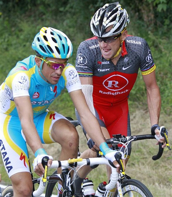 NOVÁ VÁLKA? Ne, jen jsme prohodili pár slov, tvrdí jak Contador (vlevo), tak Armstrong.