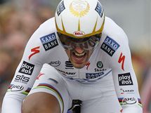 Fabian Cancellara si jede pro vtzstv na trati vodn asovky Tour de France
