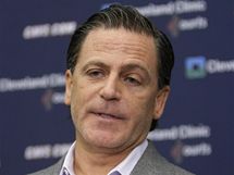 Dan Gilbert, majitel Clevelandu Cavaliers, na tiskov konferenci po odchodu LeBrona Jamese