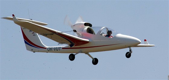 Pedstavení letadla VUT 001 Marabu na letiti v Kunovicích