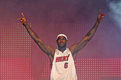 LeBron James v dresu Miami Heat