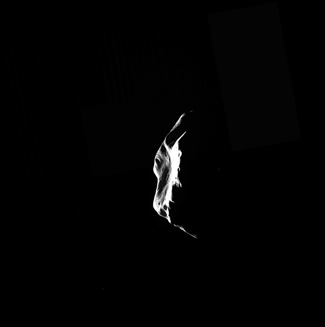 Fotografie poízená sondou Rosetta - planetka Lutetia