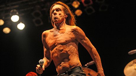 Naposledy se v esku Iggy Pop se Stooges ukázal loni na festivalu Colours of Ostrava.  V praském Crossu ale chybl.