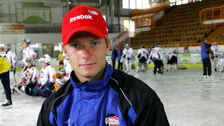 Gólman Karlových Var Luká Mensator byl hostem hokejového kempu v Pelhimov.