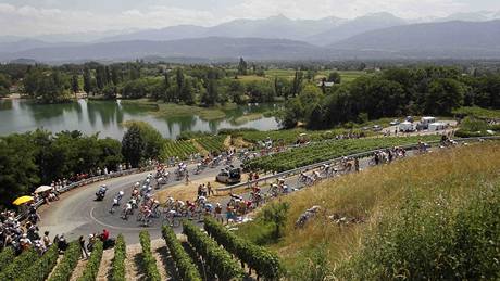Momentka z trasy desáté etapy Tour de France 2010.