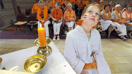 BOHOSLUBA. Vící se v Nizozemsku modlili za úspch fotbalist ve finále mistrovství svta.