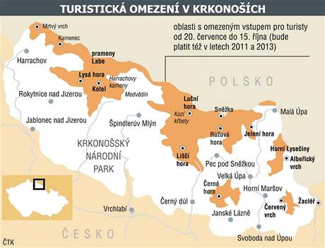 Turistick omezen v Krkonoch.