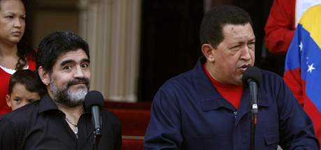 Diego Maradona a Hugo Chávez. 