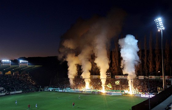 SPORT FOTO 2010: Michal Sváek z MF DNES vystavuje fotografie ze ivota klubu Bohemians 1905 a jeho píznivc