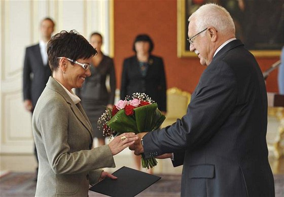 Prezident Václav Klaus jmenoval rektorku Univerzity J. E. Purkyn v Ústí nad Labem Ivu Ritschelovou pedsedkyní eského statistického úadu.