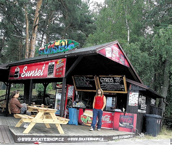 Stánek Sunset na Hlavní plái Máchova jezera zvítzil v testu kiosk na koupalitích