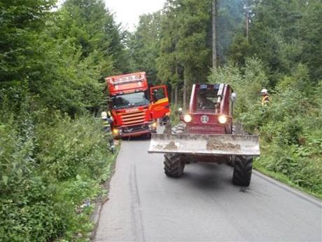 Vyproovn kamionu s prasaty na Opavsku (27.7.2010)