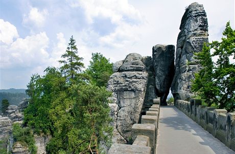 Sask vcarsko. Skaln hrad Neurathen a vyhldkov terasa Bastei