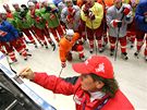 POPRVÉ V DRESU SPARTAKU MOSKVA  - Na malém stadionu v Havlíkov Brod si Dominik Haek poprvé vyzkouel roli gólmana ruského týmu. Trénink vedl eský kou Milo íha.