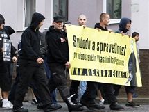 Extremist demonstruj za proputn vraha Pechance (24. ervence 2010)