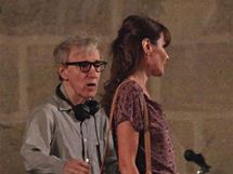 Carla Bruniov na naten filmu Woodyho Allena Midnight in Paris