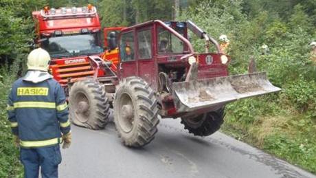 Vyproování kamionu s prasaty na Opavsku (27.7.2010)