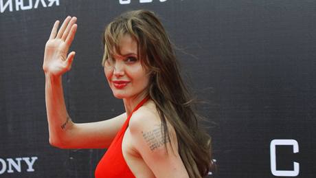 Angelina Jolie na ruské premiée filmu Salt