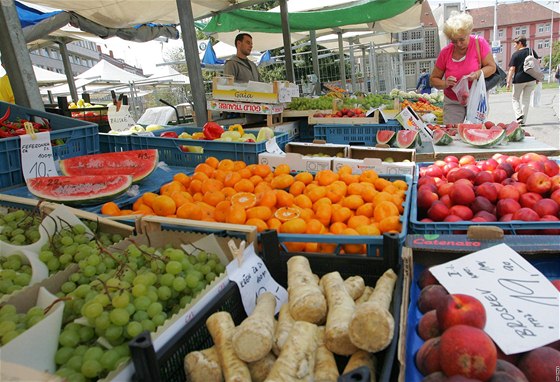 Lidé ve Vsetín se vyslovili napíklad pro vybudování mstské trnice s ovocem a zeleninou. (Ilustraní snímek).