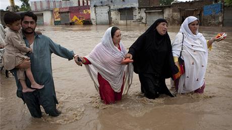 Mnozí lidé pili pi záplavách v Pákistánu o celé ivobytí