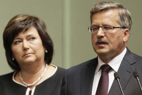 Bronislaw Komorowski se ujal adu polskho prezidenta (6. srpna 2010)