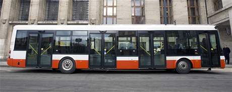 Autobusy od spolenosti SOR Libchavy se lií tím, e mají tvery dvee.