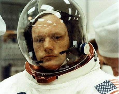 Neil Armstrong - první lovk na Msíci