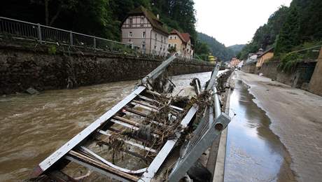 Kamenice doshla ty metr a zniila Hensko, kody neustle narstaj