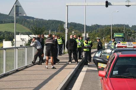 esk i polsk policie se snaila dopadnout chuligny