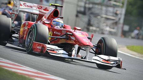 Fernando Alonso z stáje Ferrari bhem Velké ceny Maarska formule 1.