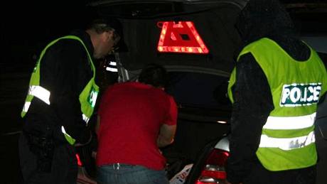 Nalezené drogy pi policejních kontrolách na výjezdech z Boskovic po tanení akci Hradhouse. (7. srpen 2010)
