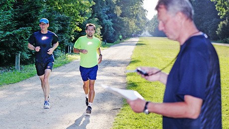 Bci na startu rozazovacího závodu na 10 a 15 kilometr