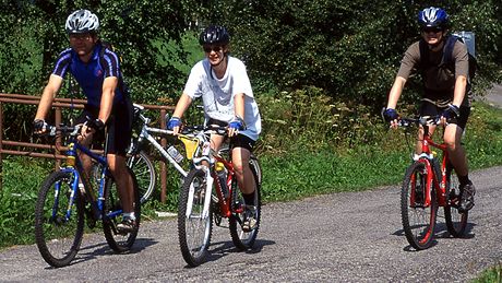 cyklisté u Chalupské slati