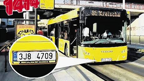 Nmecký list Bild informoval o tajemném lutém autobusu s eskou znakou.