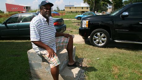 Robert Green na schodech, které peily hurikán Katrina a protrené hráze