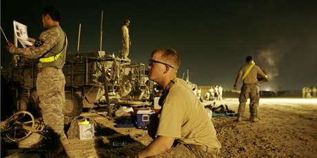Poslední bojová brigáda americké armády opoutí Irák. (18. srpna 2010)