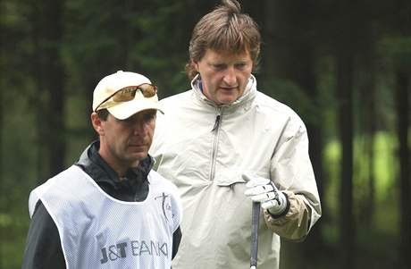 Jaromr Bosk a jeho caddie, pro-am ped Czech Open 2010.