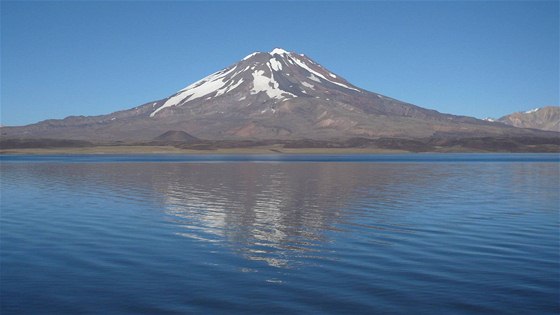 Diamantové jezero v argentinských Andách