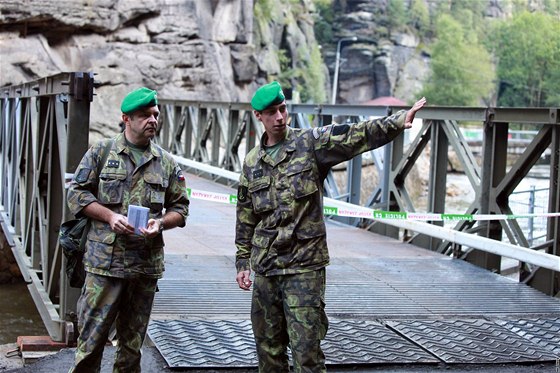 Demonstrací se 21. záí zúastní i vojáci. Ilustraní foto