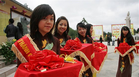 Slavnostní otevení nového buddhistického chrámu v Chebu (19.8.2010)