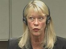 Bval obchodn agentka Naomi Campbellov Carole Whiteov u soudu v Haagu (srpen 2010)