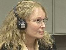 Americk hereka Mia Farrowov u haagskho soudu (srpen 2010)