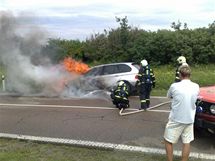 Hoc ternn BMW na sjezdu z dlnice D1 u Stranic