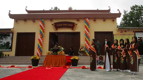 Slavnostní otevení nového buddhistického chrámu v Chebu (19.8.2010)