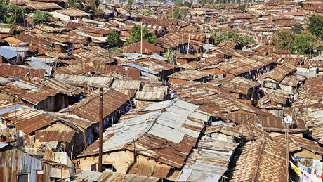 CHUDOBA. Chudinská tvr Kibera na pedmstí keské metropole Nairobi je jedním z nejvtích slum v Africe