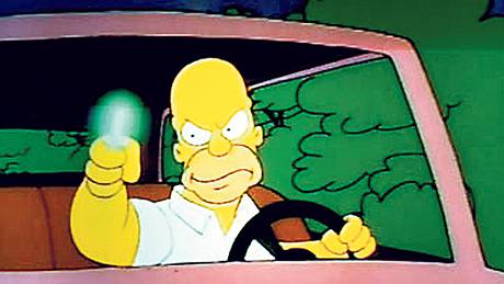 Popleta Homer Simpson ve znělce seriálu omylem vynese jaderné palivo. Popleta Homer Simpson ve znělce seriálu omylem vynese jaderné palivo.