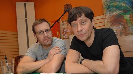 David Matásek a Pavel Kříž při nahrávání audioknihy Amatéři aneb Jak svět přichází o básníky David Matásek a Pavel Kříž při nahrávání audioknihy Amatéři aneb Jak svět přichází o básníky